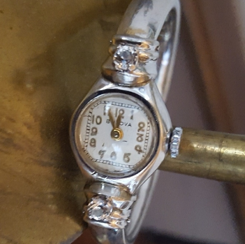 Bulova -10KGF Genuine Diamond Watch